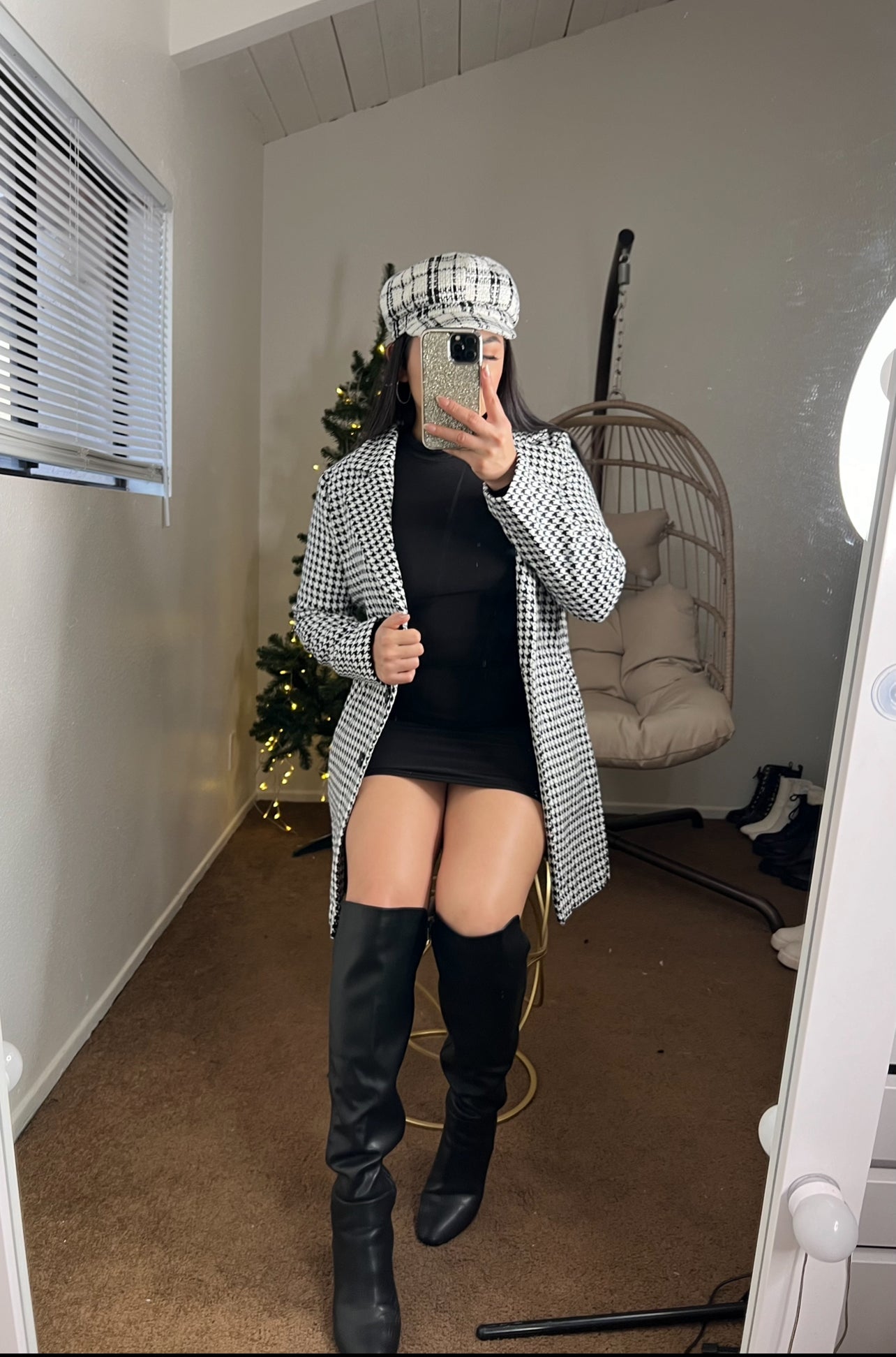 Elegant Plaid Coat - White Black