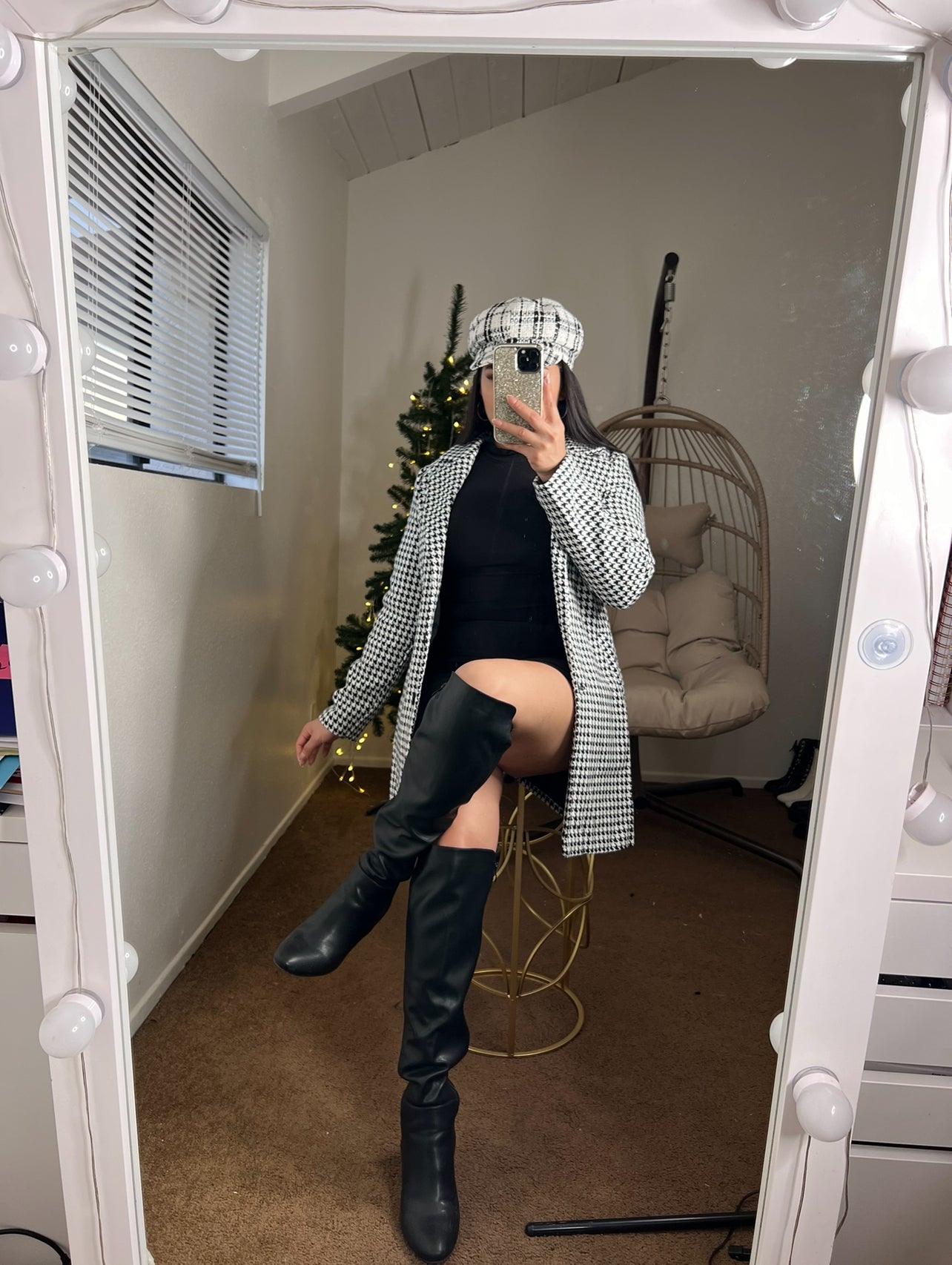 Elegant Plaid Coat - White Black